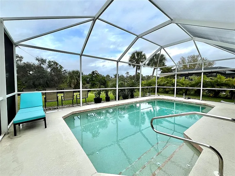 1268 W Hillsborough Blvd — Photo 24