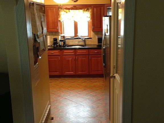 Foyer to Kitchen