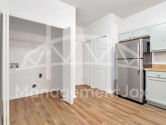 3rd image of 4811 Playpen Dr #1