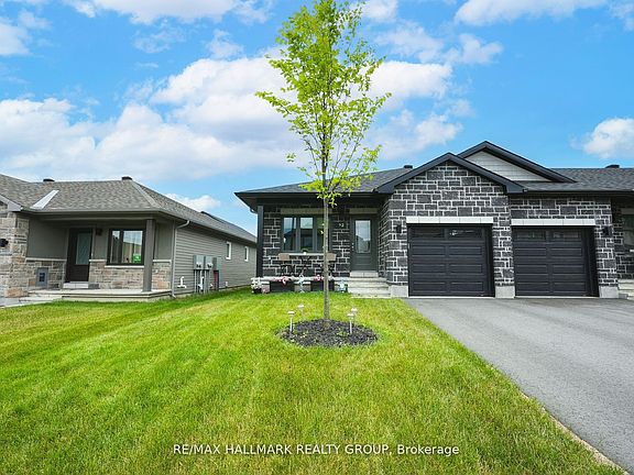 3rd image of 92 Seabert Dr