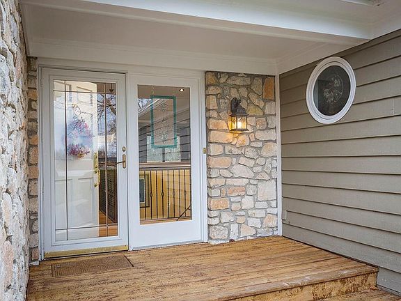 2nd image of 7119 Foxview Dr
