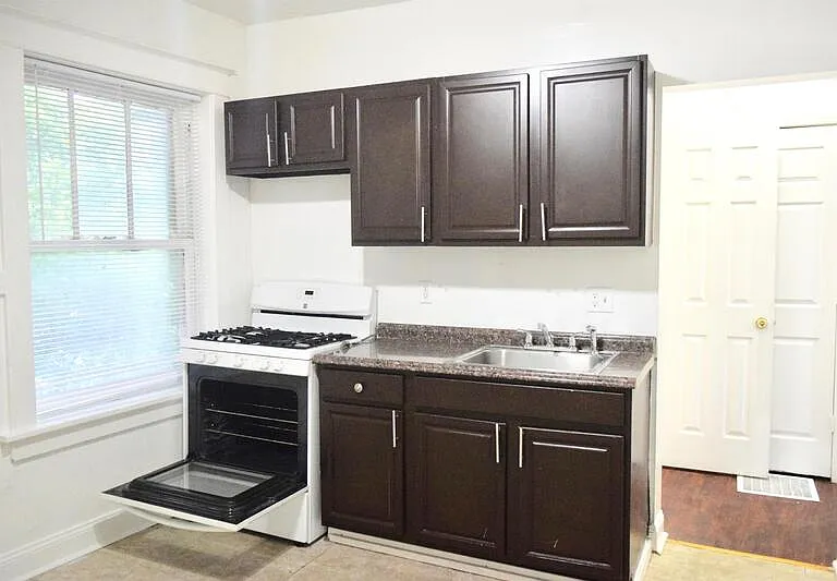 2749 Pestalozzi St #2W — Photo 8