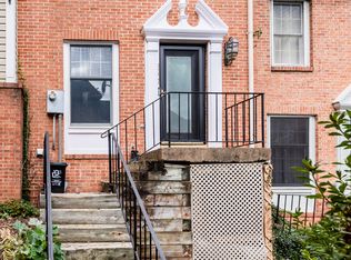5029 9th St S, Arlington, VA 22204