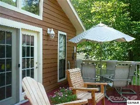 1691 Cherry Brook Dr, Dandridge, TN 37725