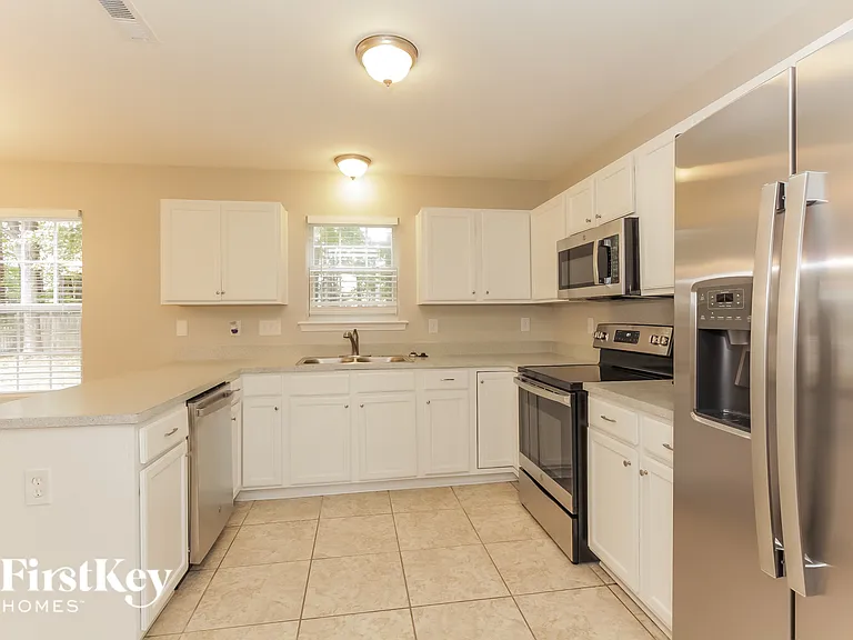 6111 Forest Pond Dr — Photo 5