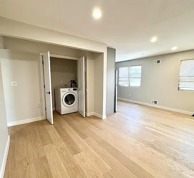 33 Gower St #1A — Photo 1