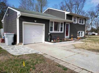 1430 Venus Dr, Vineland, NJ 08360