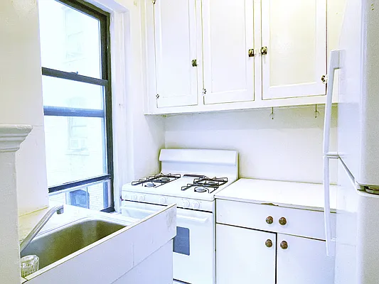 Rented by B Gans Management | media 7