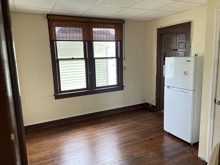 322 E Glenwood Ave #5 — Photo 4