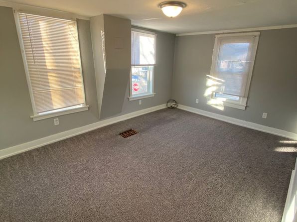 228 4th Ave W