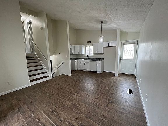 2nd image of 30853 Grandview Ave