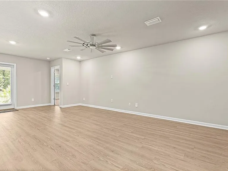 6028 Creek Side Trl — Photo 3