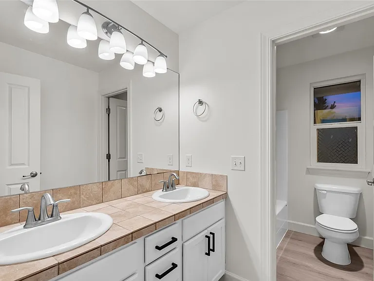 4518 NE 2nd Ct — Photo 20