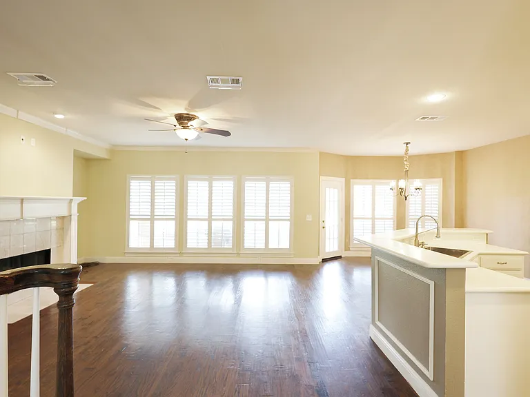 2712 Northview Dr — Photo 6