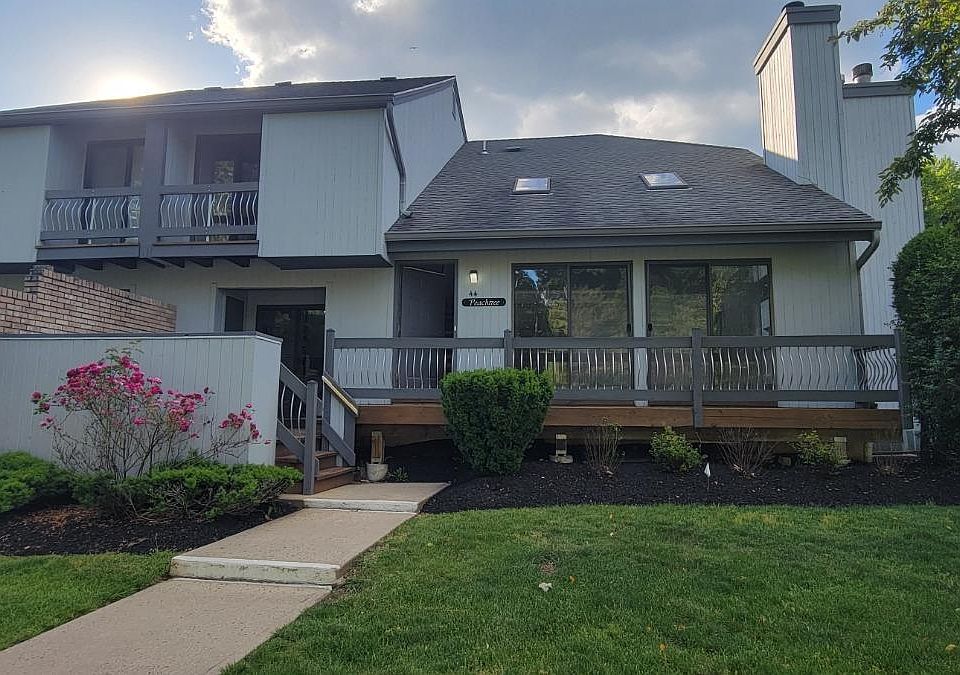 1st image of 44 Peachtree Ct