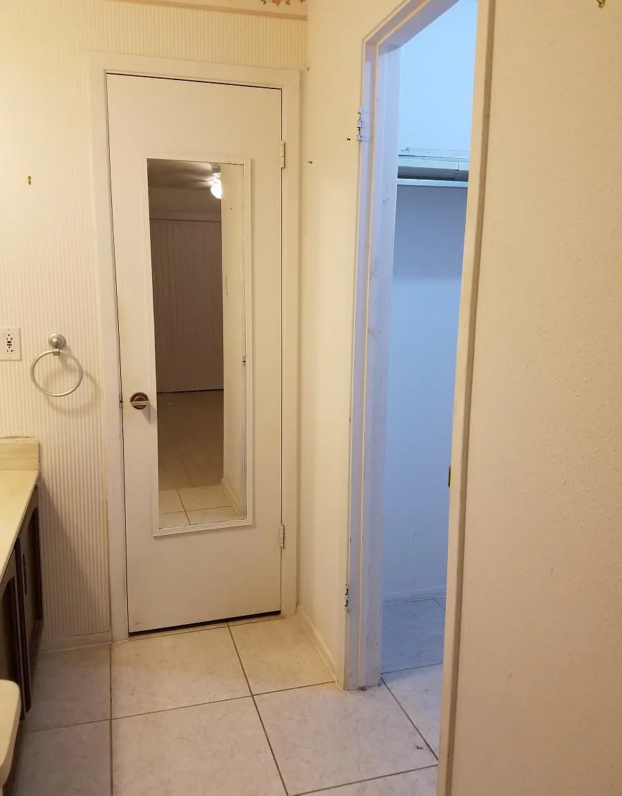 2 bed, 1.5 bath, 1050 sqft, $1,245 — Photo 4
