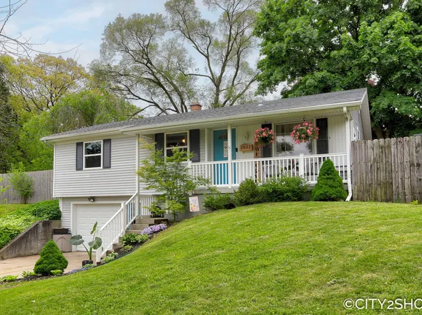 2852 Brisam St NE, Grand Rapids, MI 49525
