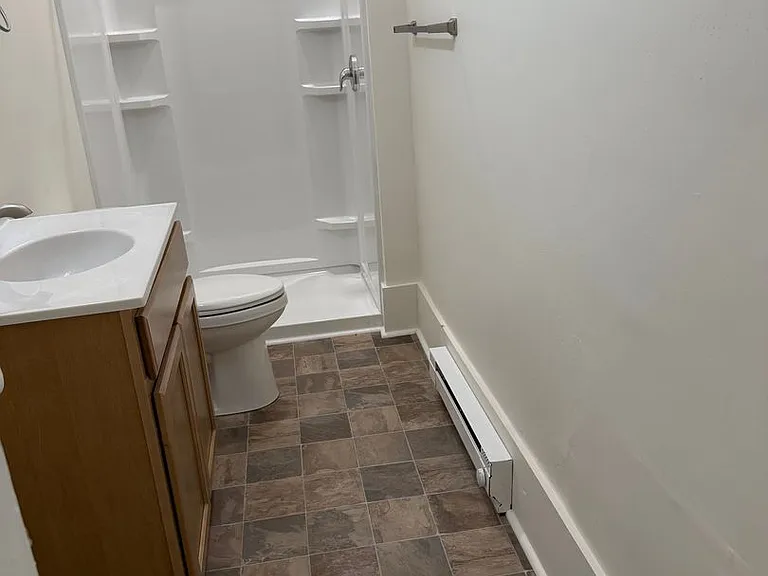 139 E Broad St — Photo 14