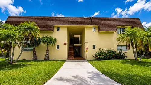 13710 SW 90th Ave #4 Photo 1
