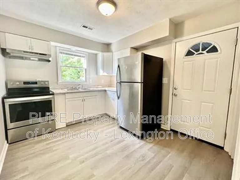 566 N Martin Luther King Blvd — Photo 3