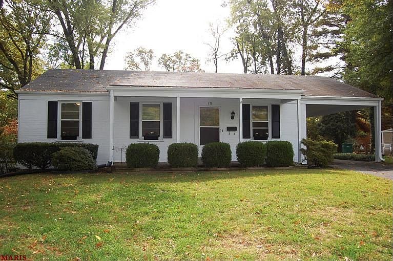 1st image of 15 Chestnut Hill Ln