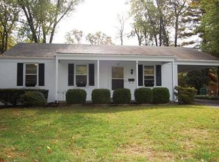 15 Chestnut Hill Ln, Saint Louis, MO