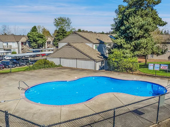 FOX HOLLOW APARTMENTS