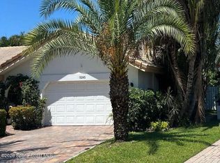 5260 Deerhurst Crescent Cir, Boca Raton, FL 33486