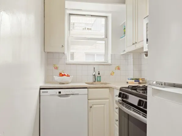 446 East 86th Street image 3 of 5