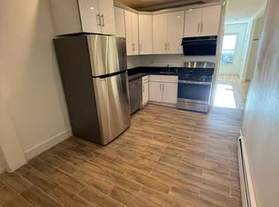 63 Middle St APT 1, Boston, MA 02127