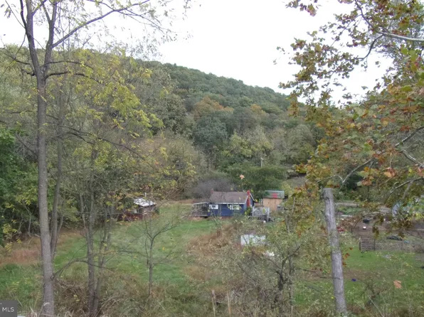 8806 Pike Run Dr, Huntingdon, PA 16652