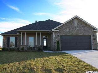 135 Carleigh Falls Dr, Meridianville, AL 35759