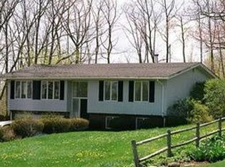 49 Acadia Dr, Rockland, ME 04841