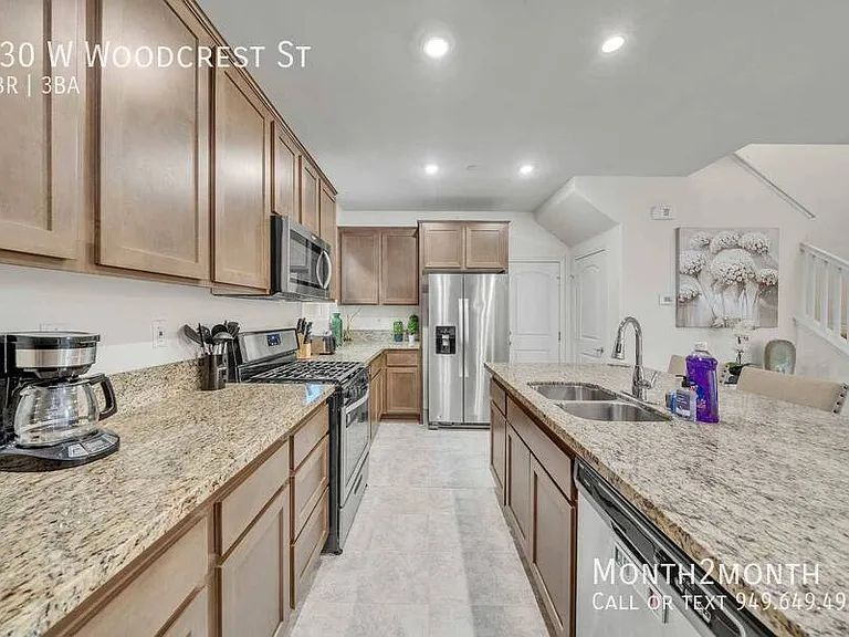 630 W Woodcrest St — Photo 17