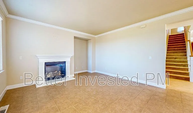 1221 Castellana Ln — Photo 2