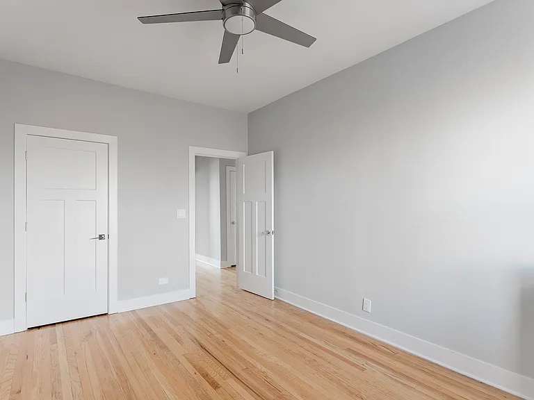 6135-45 S. Dorchester Ave/1409 E. 61st St. — Photo 10