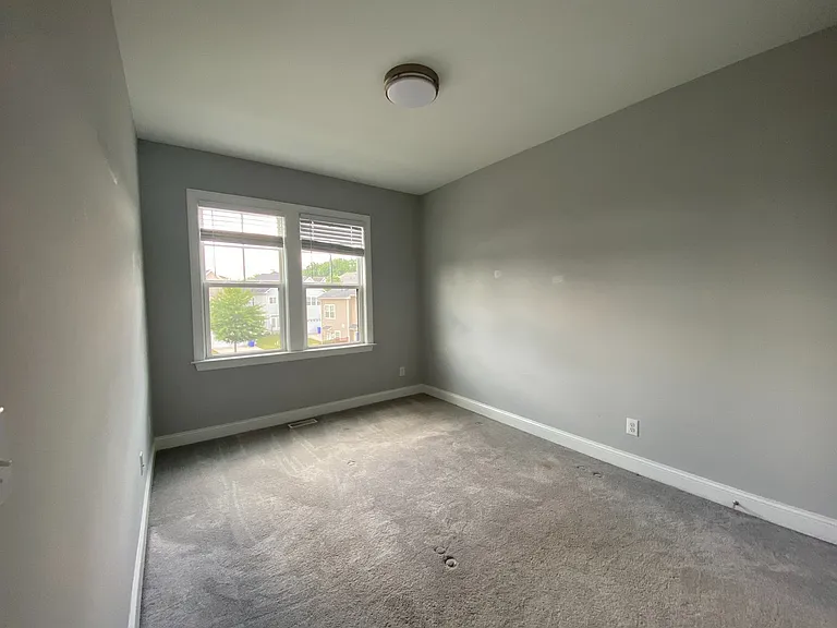 118 Philips Sq — Photo 38