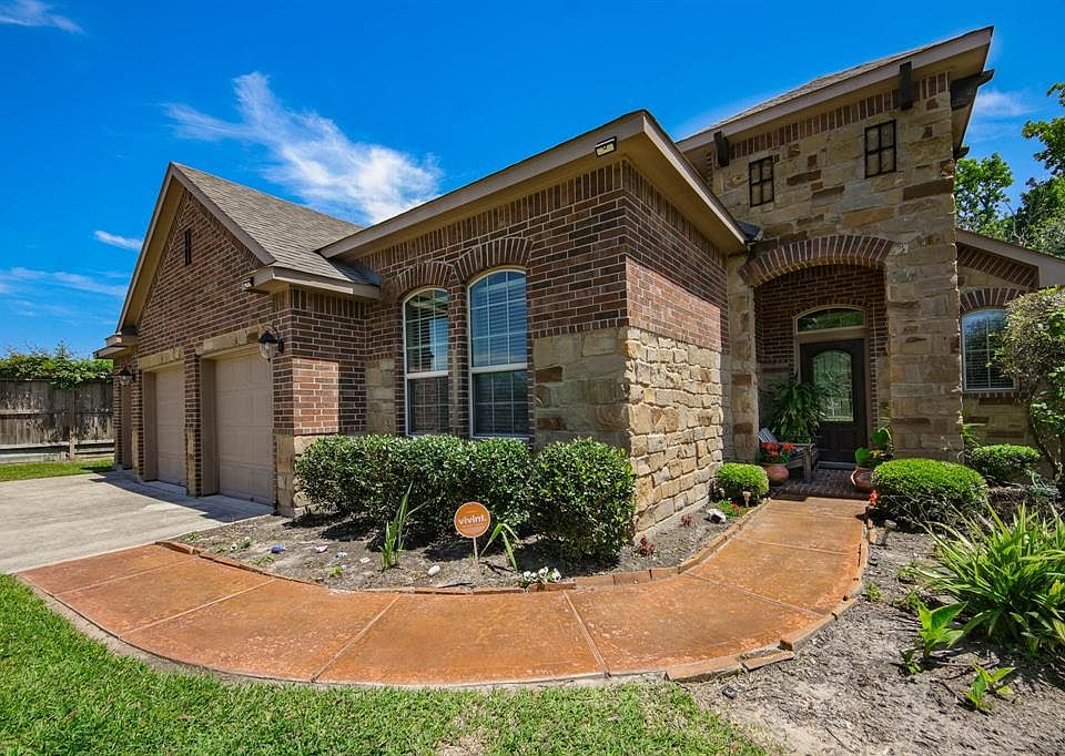 1st image of 33402 Greenfield Forest Dr