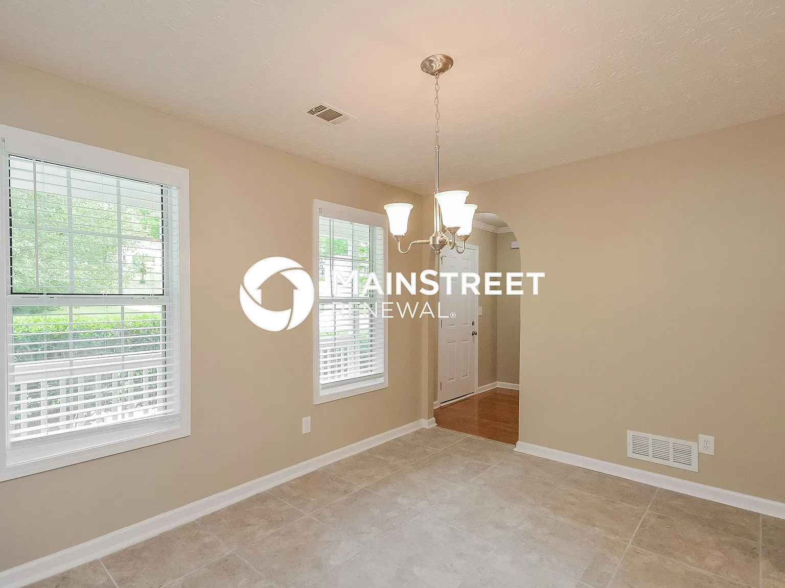 2061 Bay Ct — Photo 4