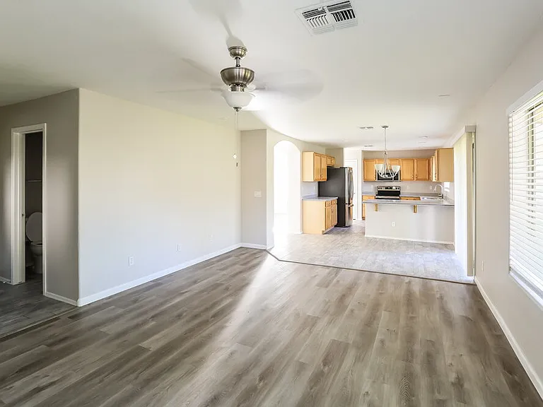 5182 W Vista Ave — Photo 8