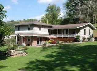 86 Napier St, Wayne, WV 25570