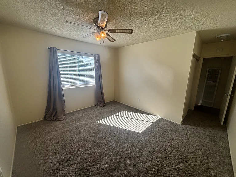 536 Jewell Dr — Photo 4
