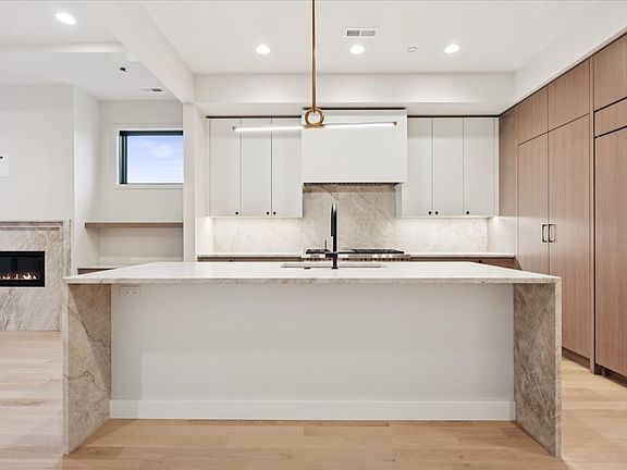 4th image of 2644 N Lakewood Ave #2N