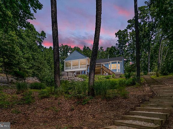 3rd image of 580 Icehouse Cove Ln