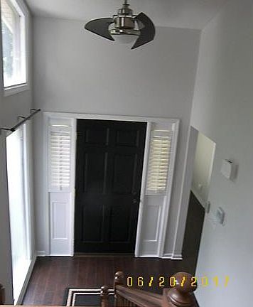 3rd image of 1910 Summerhill Dr