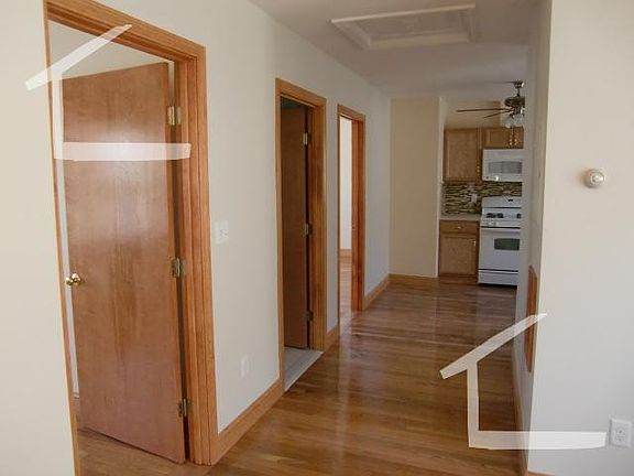 4th image of 36 Elmira St #10