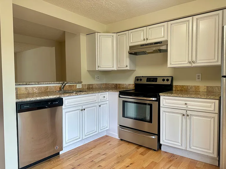 1328 Acorn Ridge Ct — Photo 4