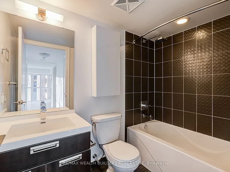 28 Ted Rogers Way #1212 — Photo 12