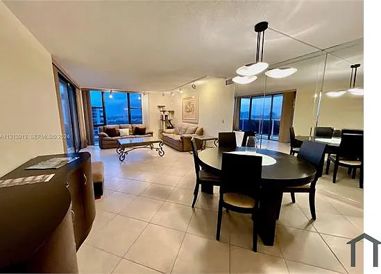 2 bed, 1300 sqft, $2,700 — Photo 1