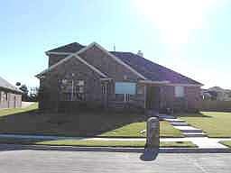 Beautiful Corner Lot-Move In Ready